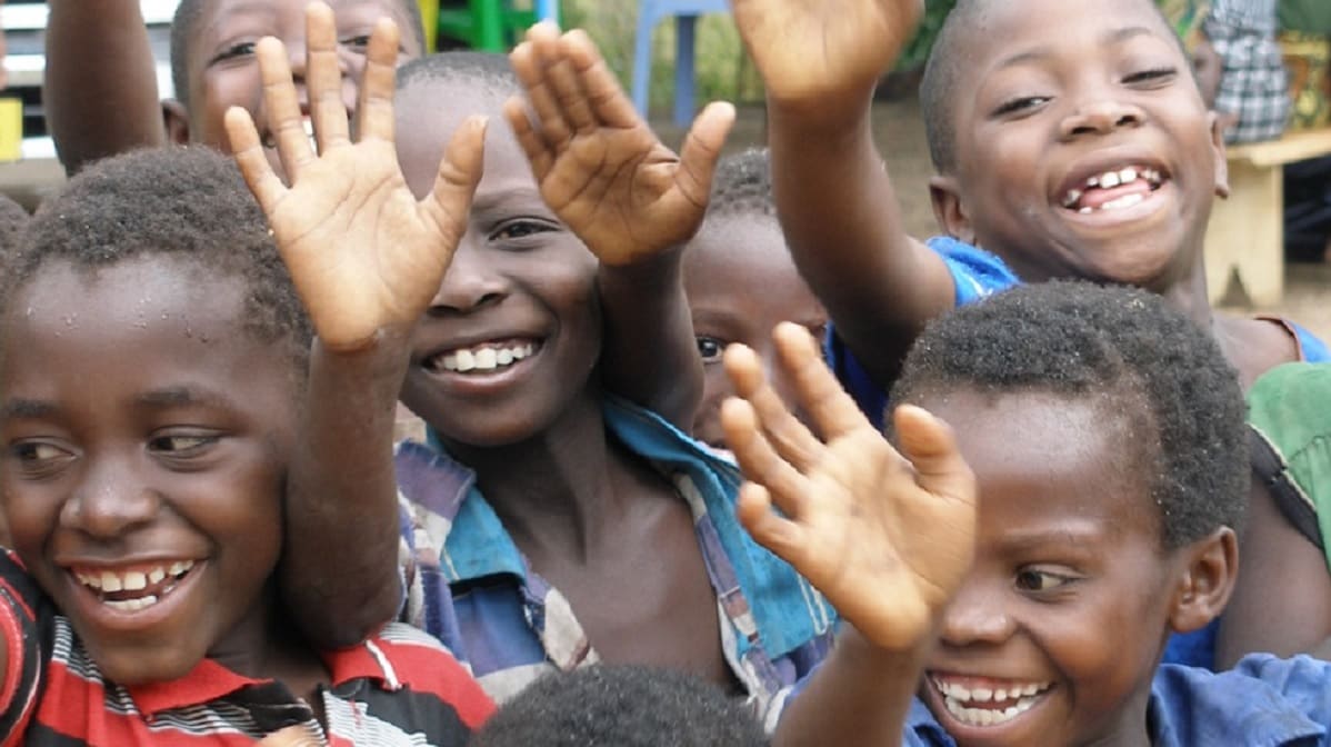 kids_malawi_vaccine